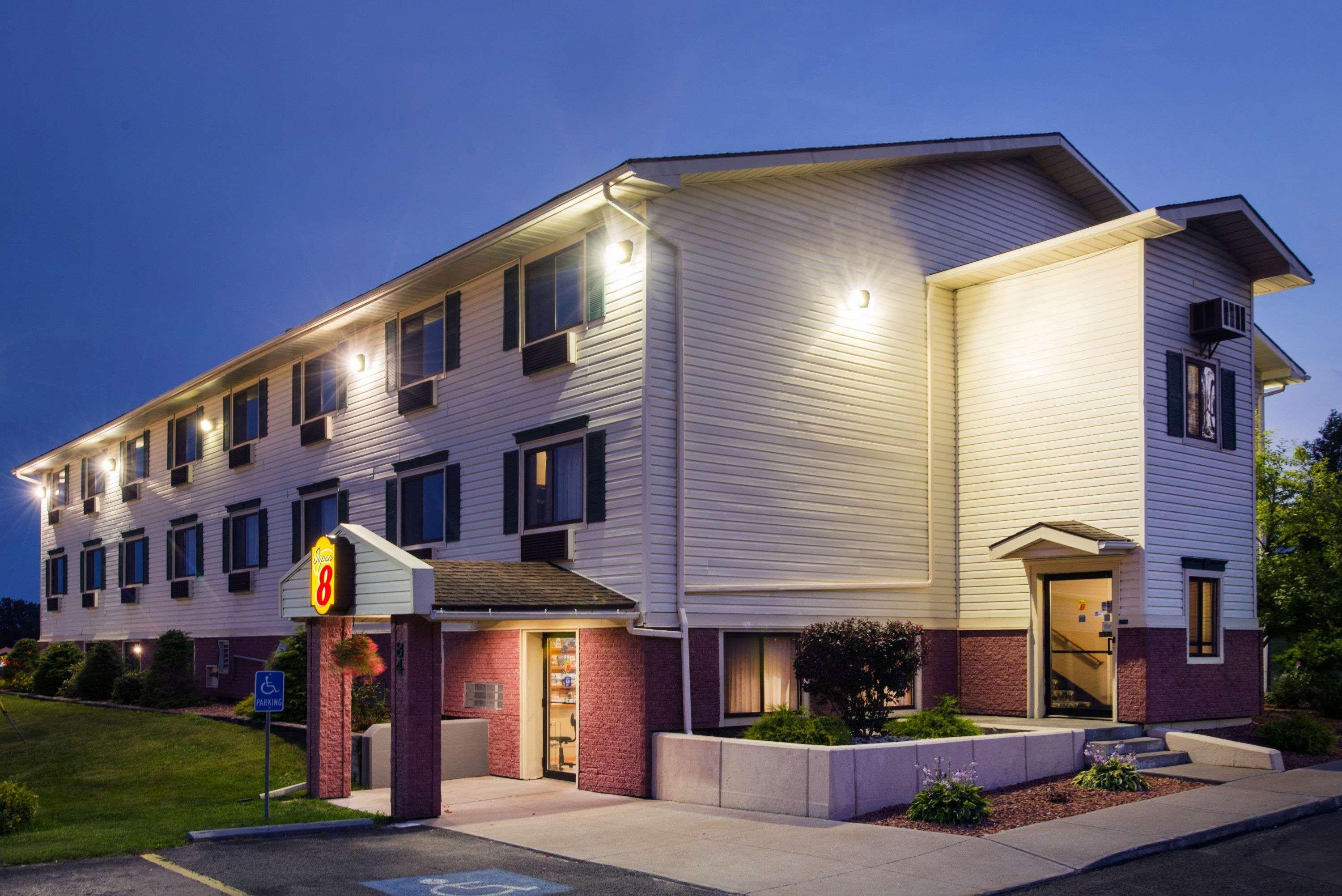 Motel Super 8 By Wyndham Massena Ny Exteriér fotografie