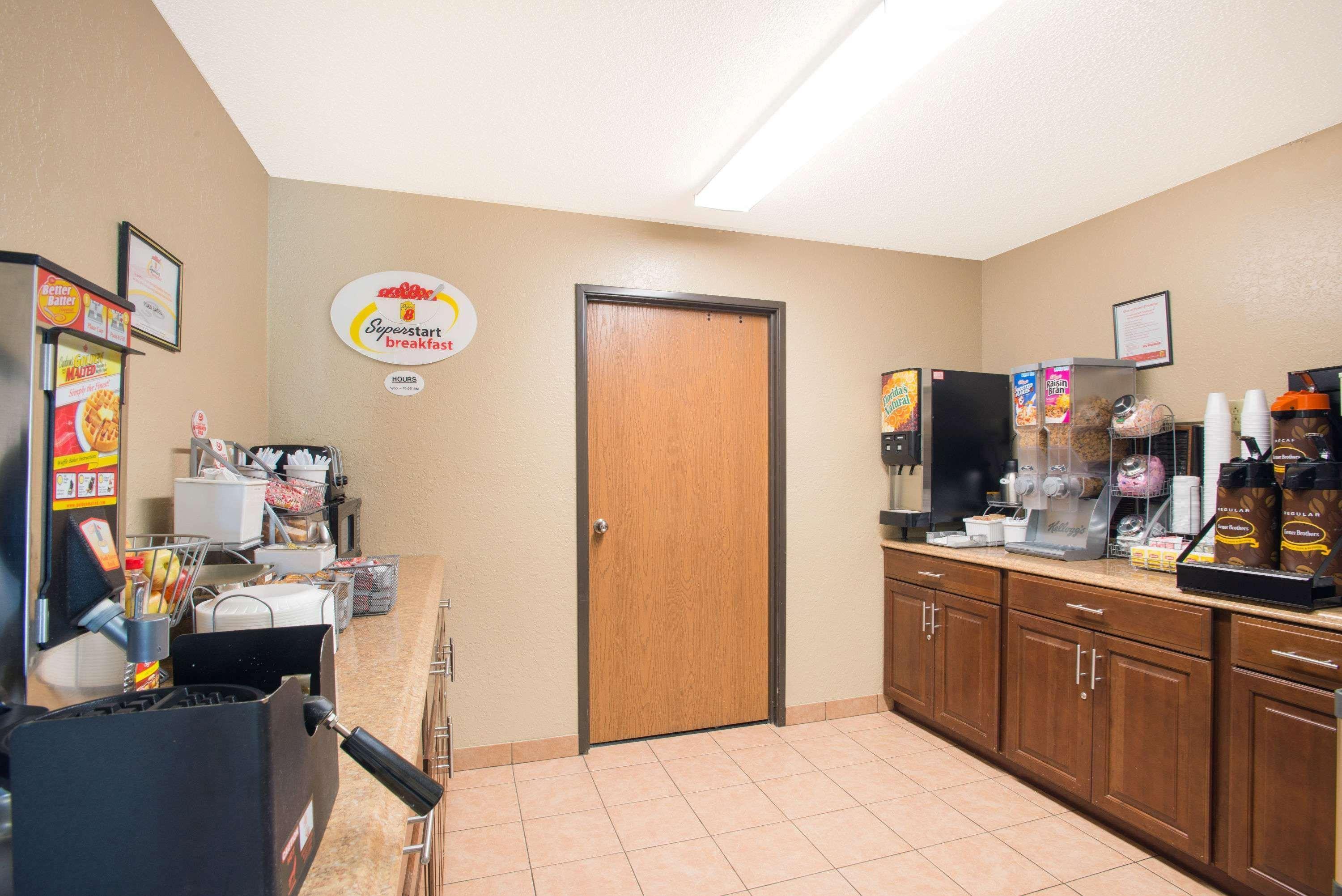 Motel Super 8 By Wyndham Massena Ny Exteriér fotografie