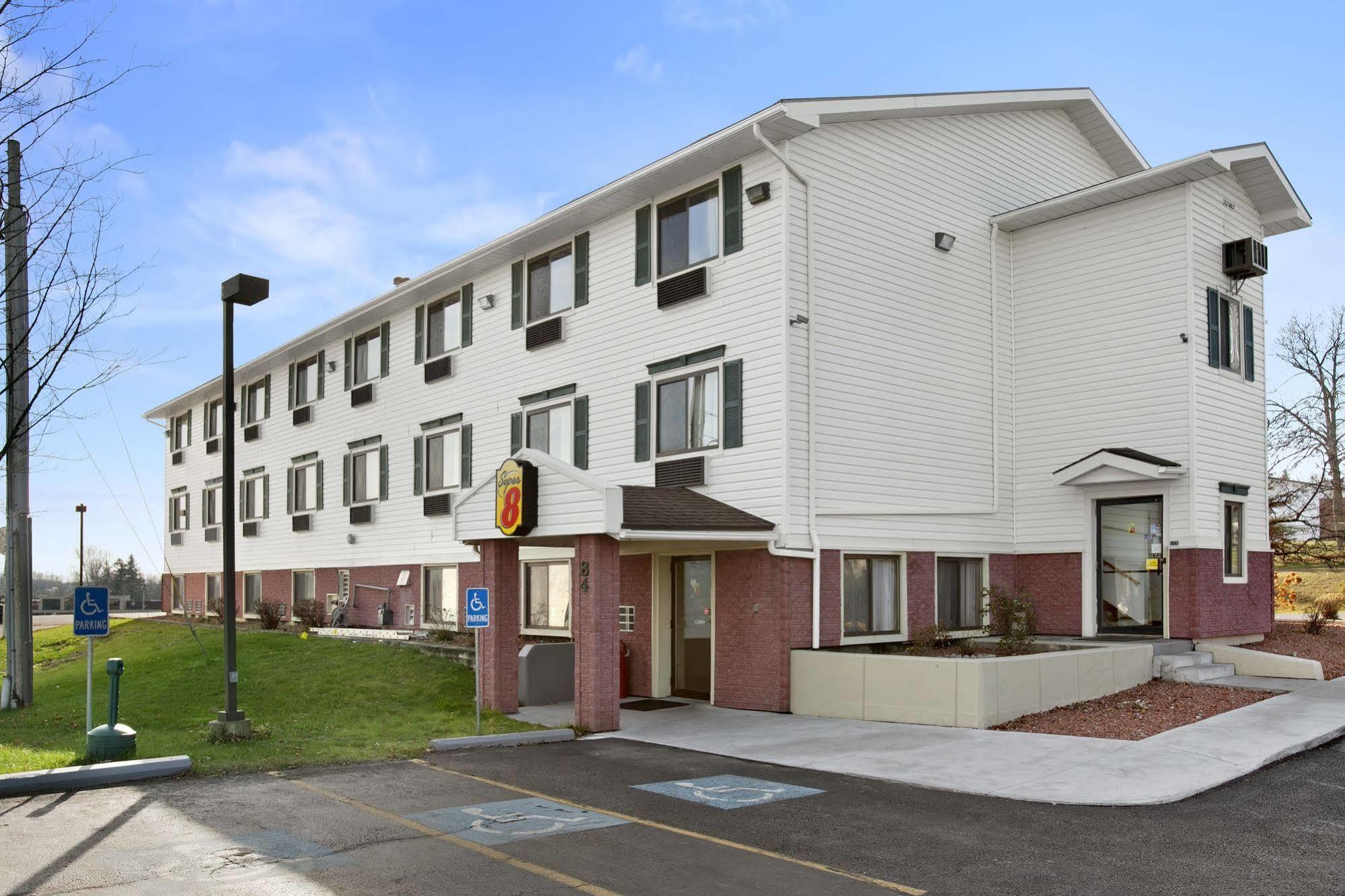 Motel Super 8 By Wyndham Massena Ny Exteriér fotografie